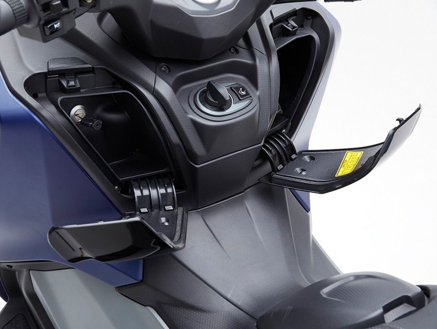 Amplia guantera con cargador USB 3.0