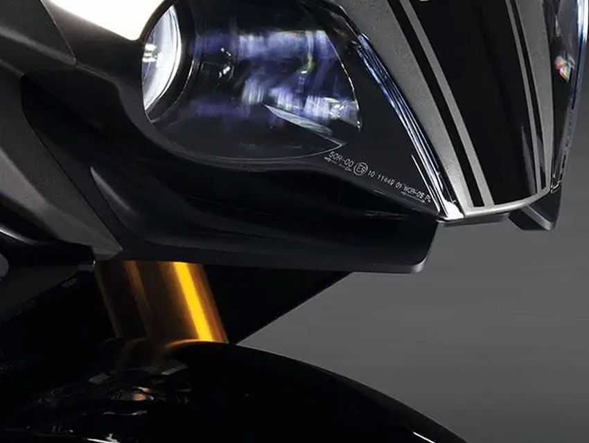 Dobles faros delanteros proyectores